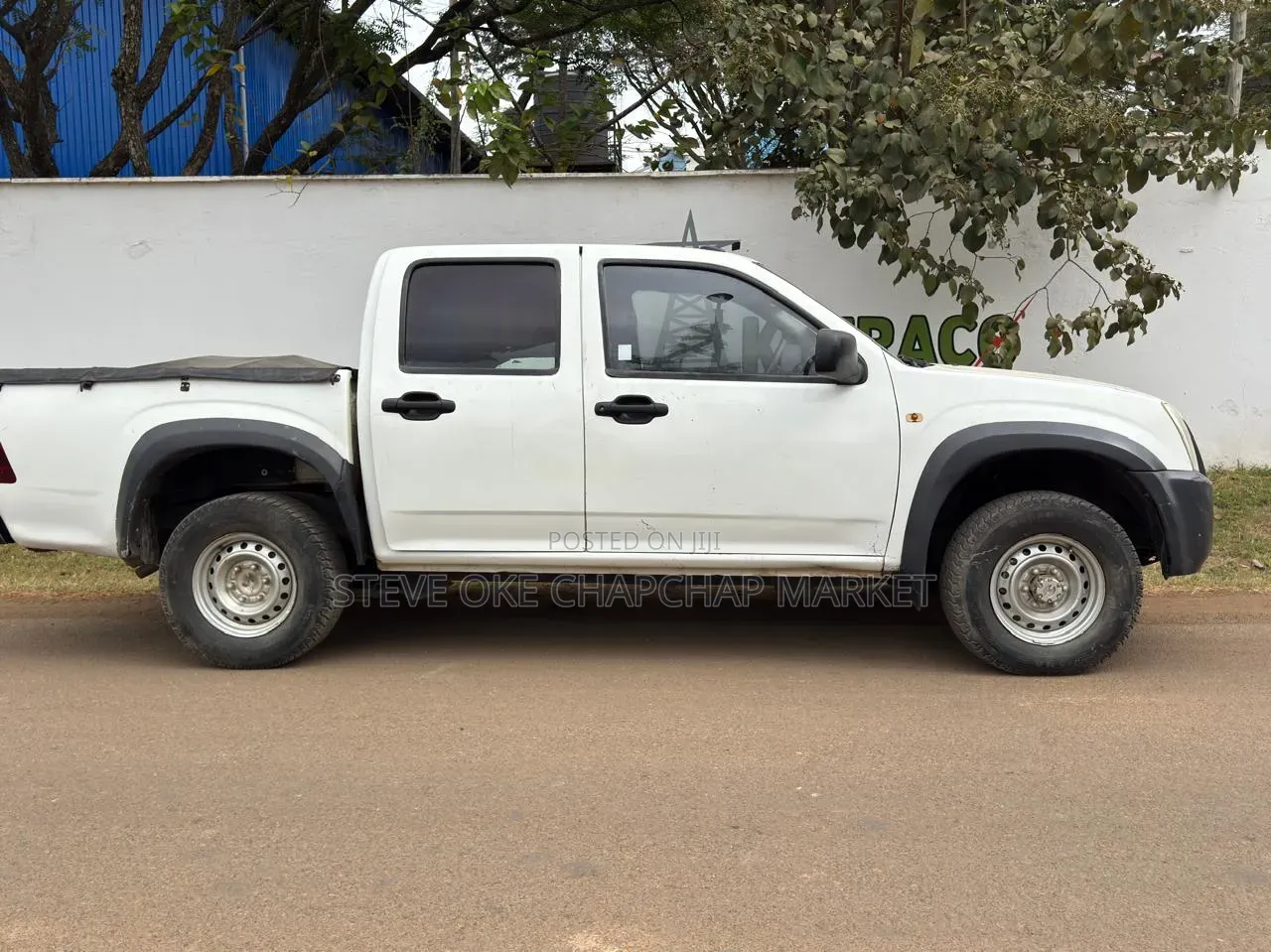 Isuzu D-MAX 2012 Silver