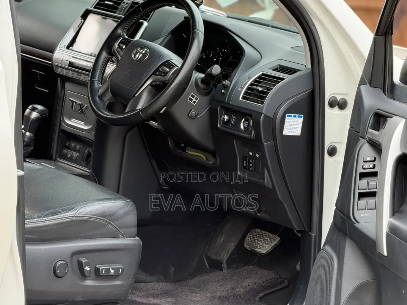 Toyota Land Cruiser Prado 2019 White