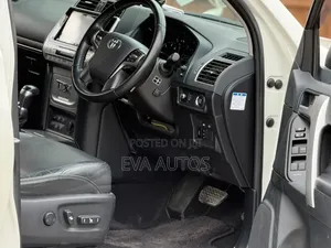 Toyota Land Cruiser Prado 2019 White