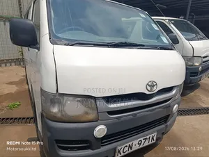 Toyota HiAce 2011 White