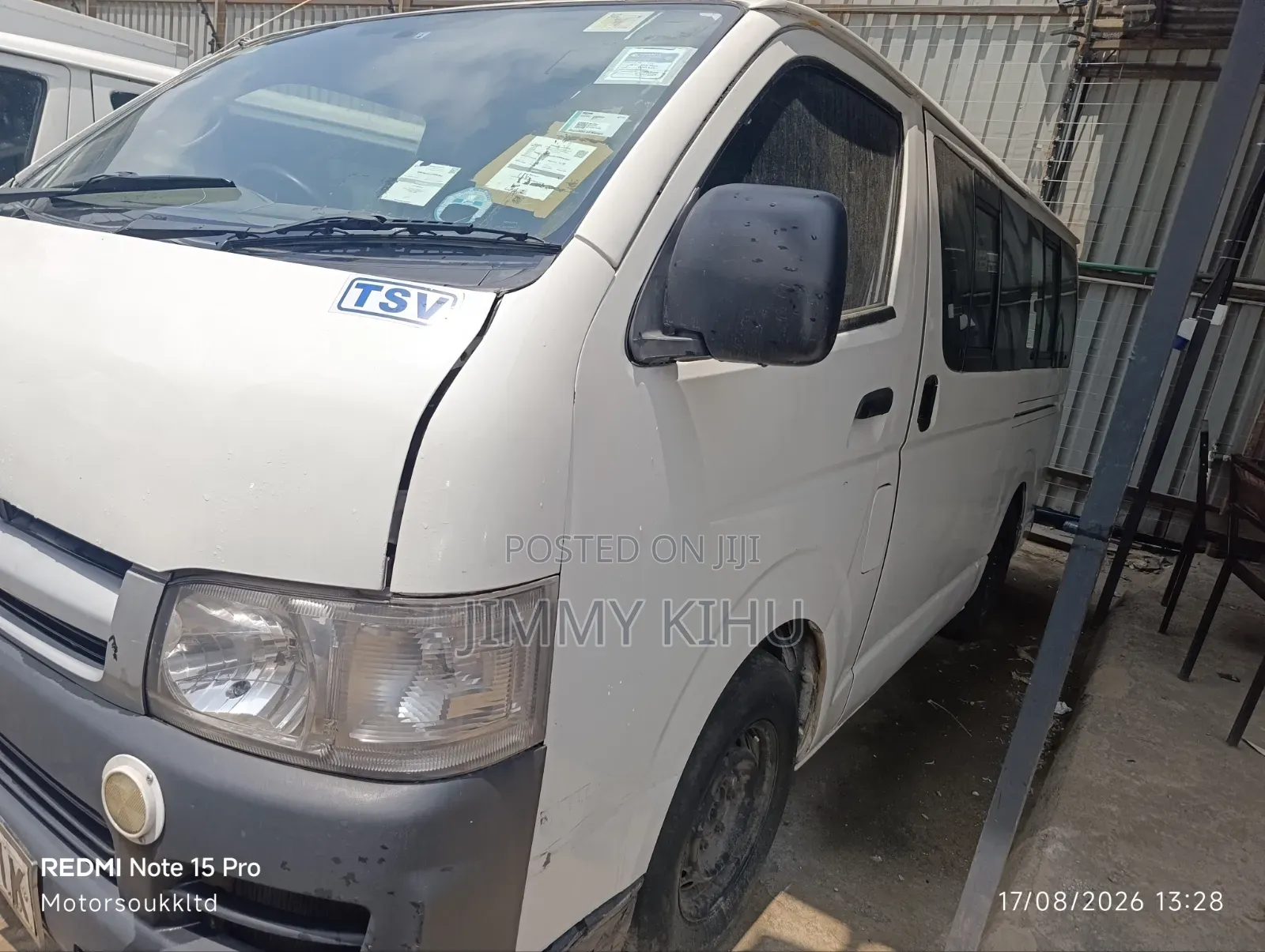Toyota HiAce 2011 White