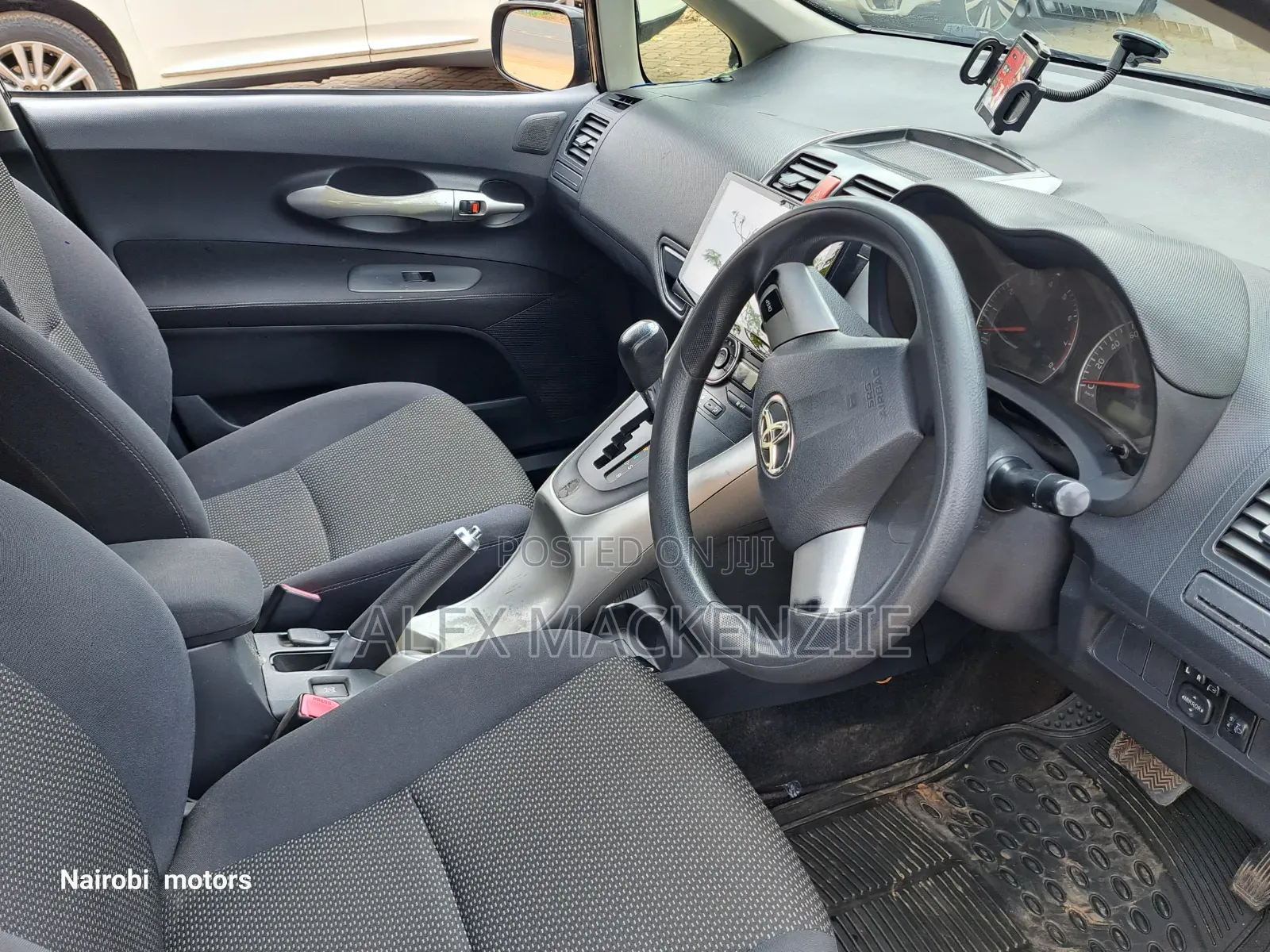 Toyota Auris 2011 Black