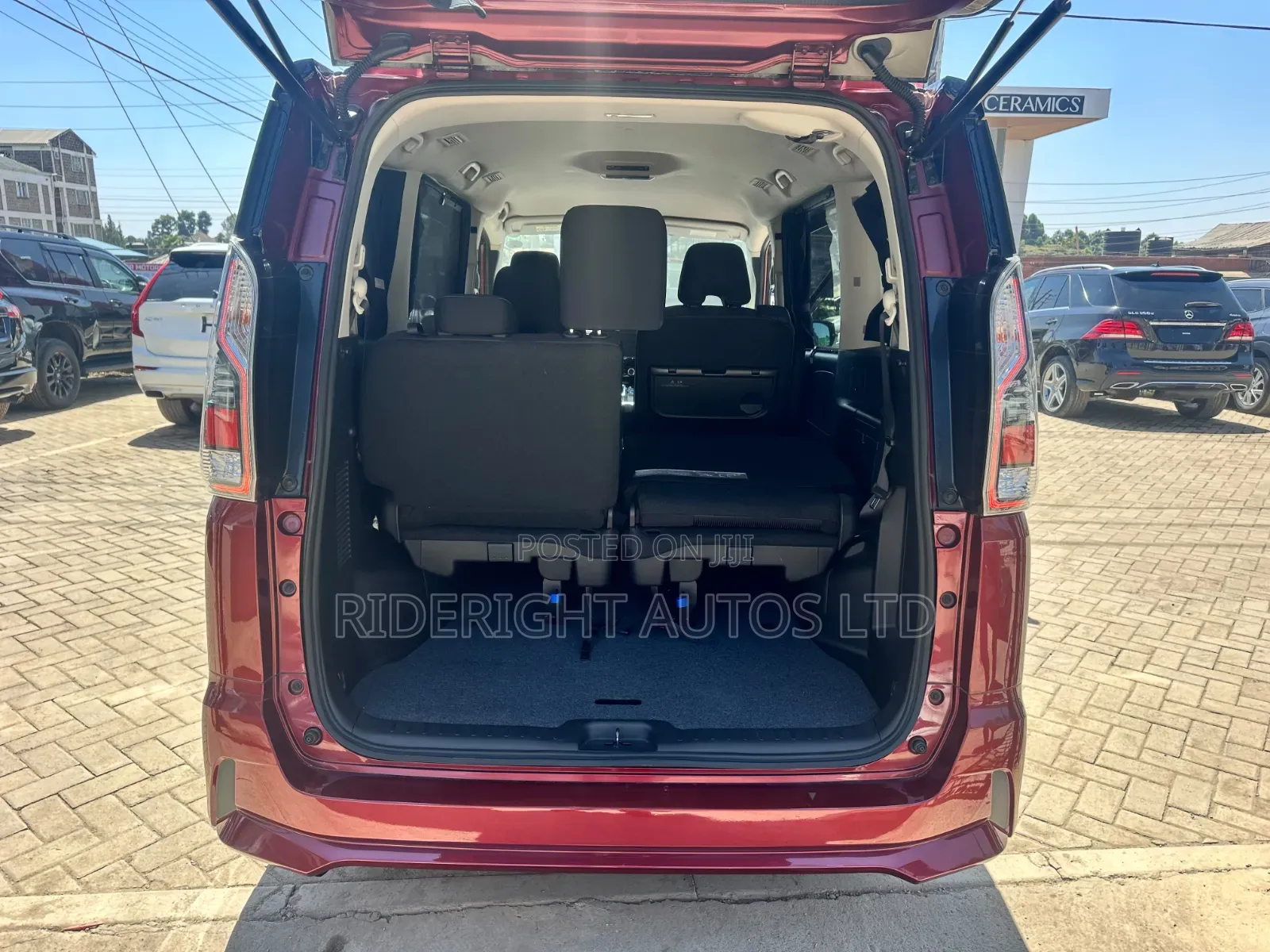 Nissan Serena 2019 Maroon