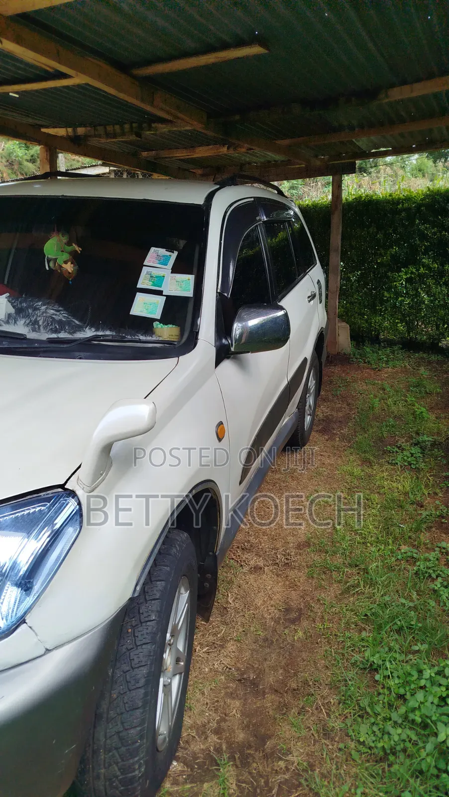 Toyota RAV4 Automatic 2000 White