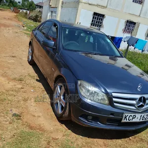 Mercedes-Benz C200 2010 Gray