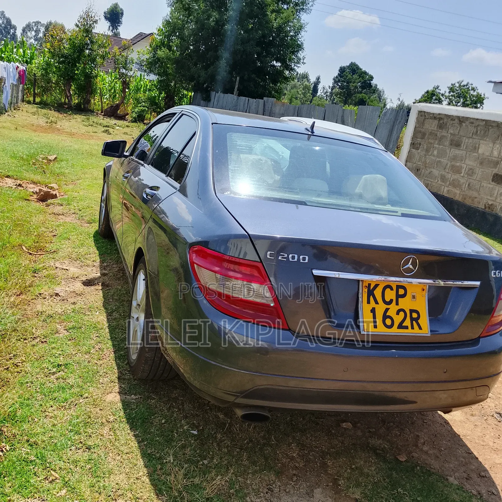 Mercedes-Benz C200 2010 Gray