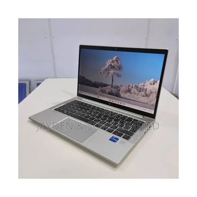 New Laptop HP EliteBook 830 G8 8GB Intel Core i5 SSD 256GB