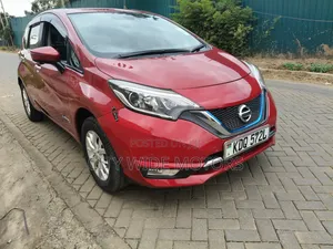 Nissan Note 2017 Red
