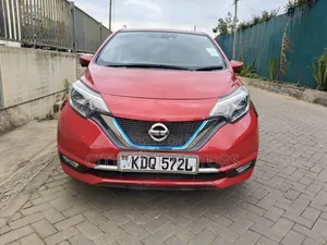Nissan Note 2017 Red