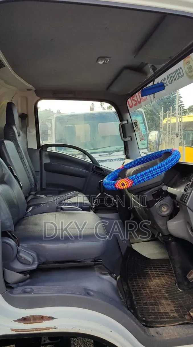 Isuzu NQR 2021