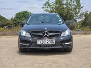 Mercedes-Benz C200 2014 Black