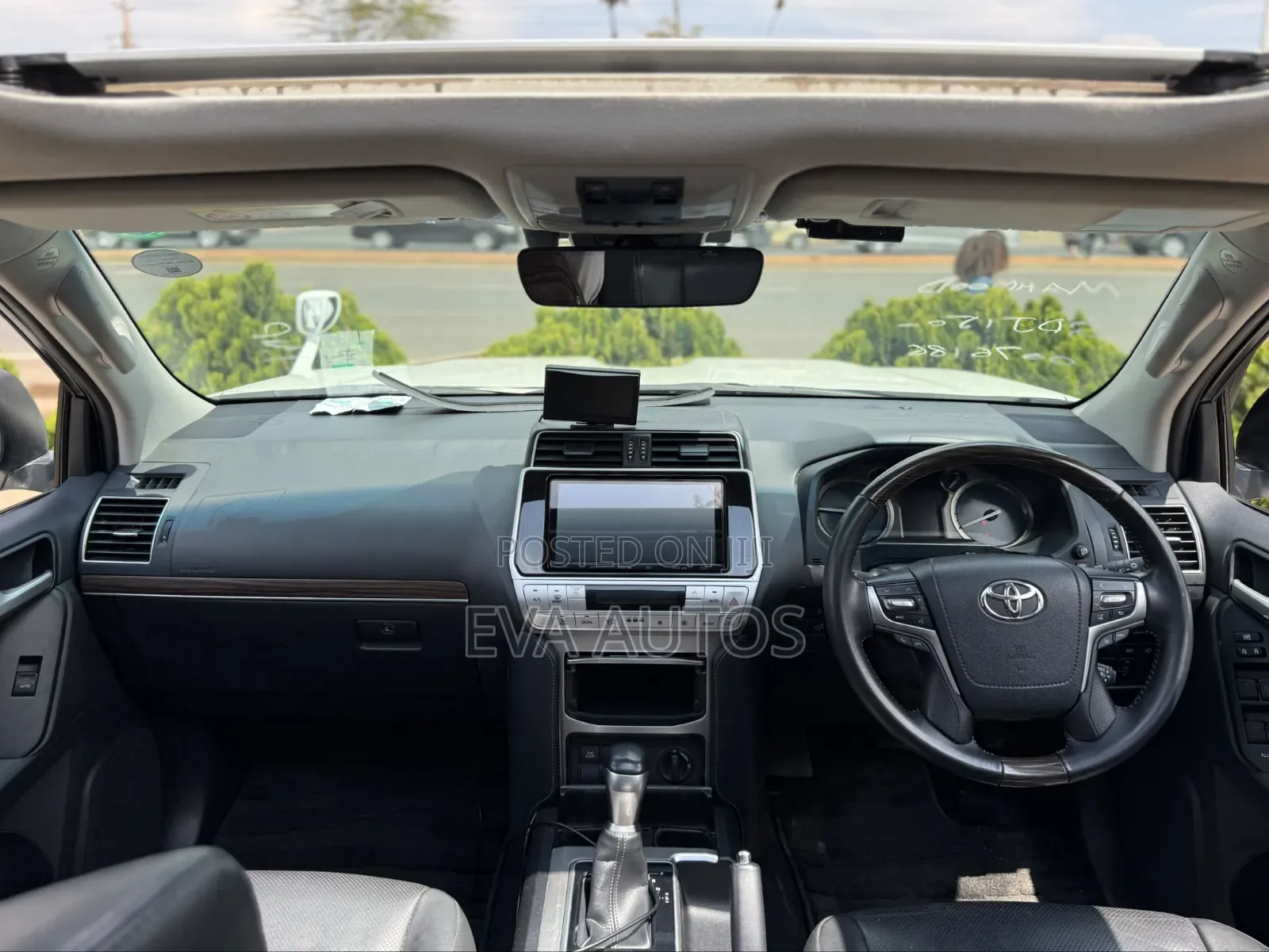 Toyota Land Cruiser Prado 2022 White