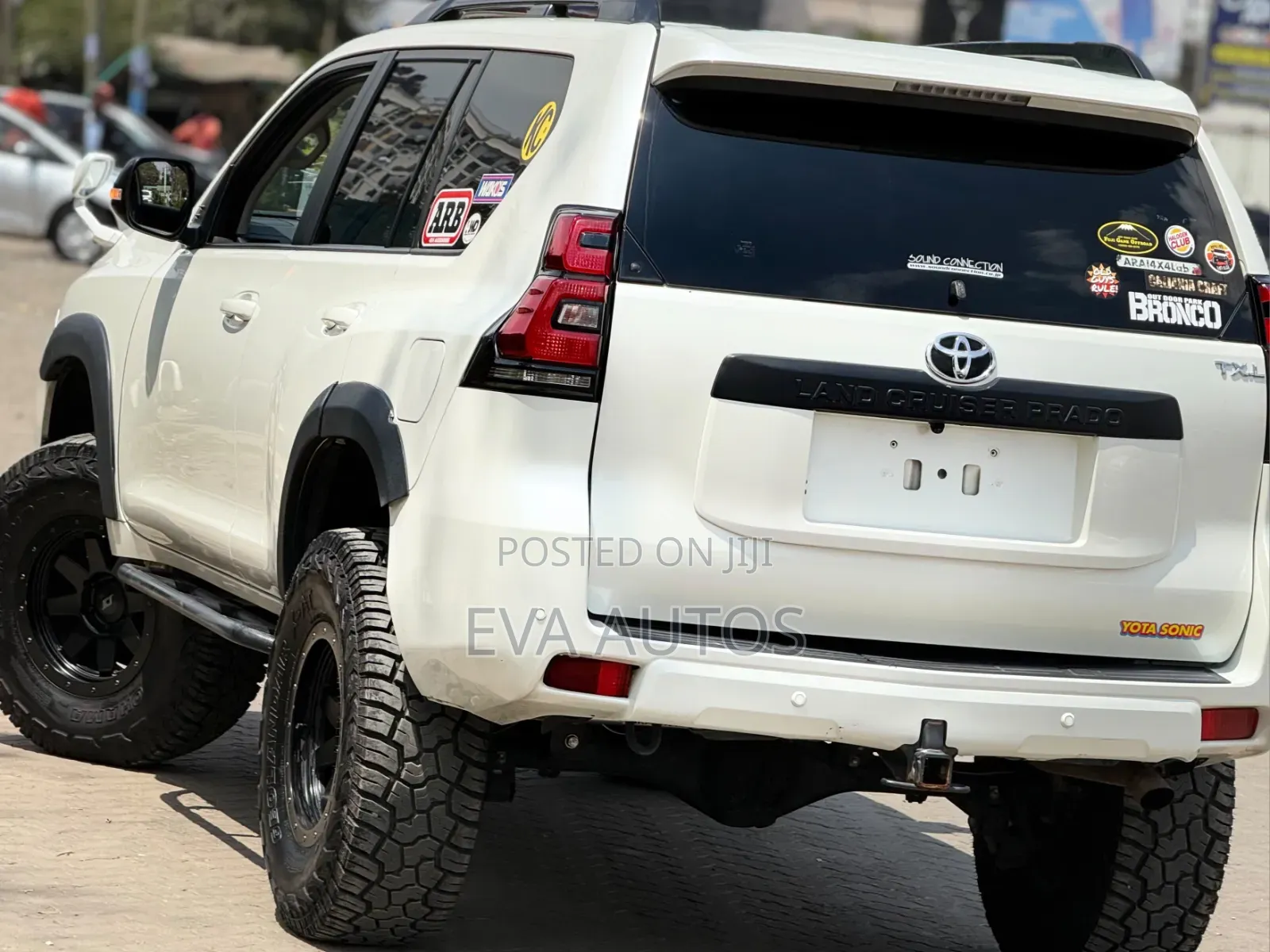 Toyota Land Cruiser Prado 2022 White