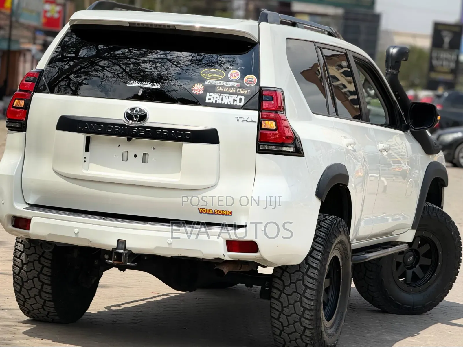 Toyota Land Cruiser Prado 2022 White
