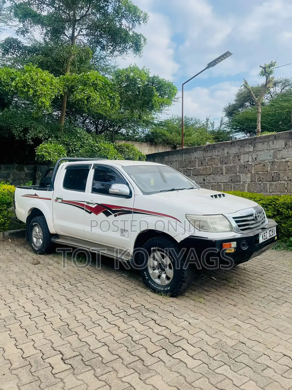 Toyota Hilux 3.0 D-4D 4x4 2014 White