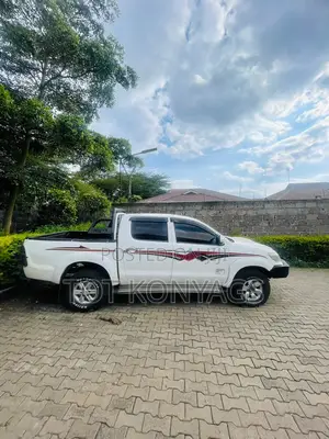 Toyota Hilux 3.0 D-4D 4x4 2014 White