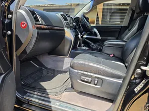 Toyota Land Cruiser 2012