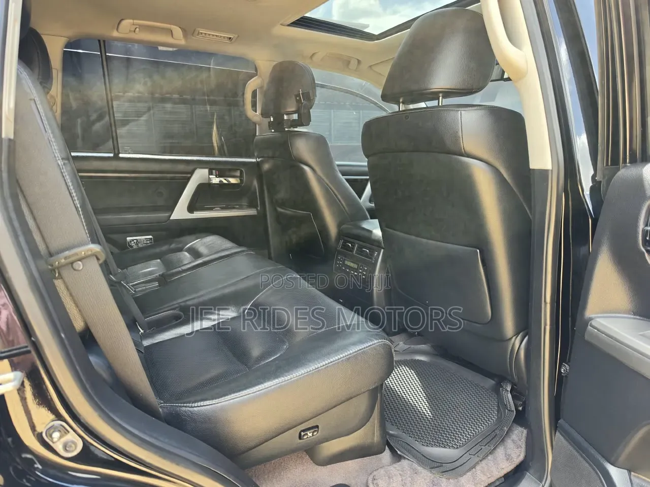 Toyota Land Cruiser 2012