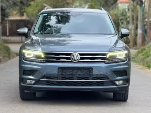 Volkswagen Tiguan 2021 Silver