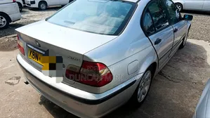 BMW 318i 2004 Gray