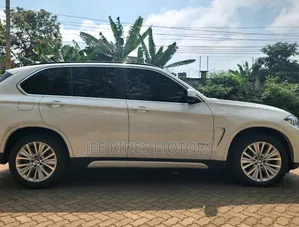 BMW X5 2017 Off white