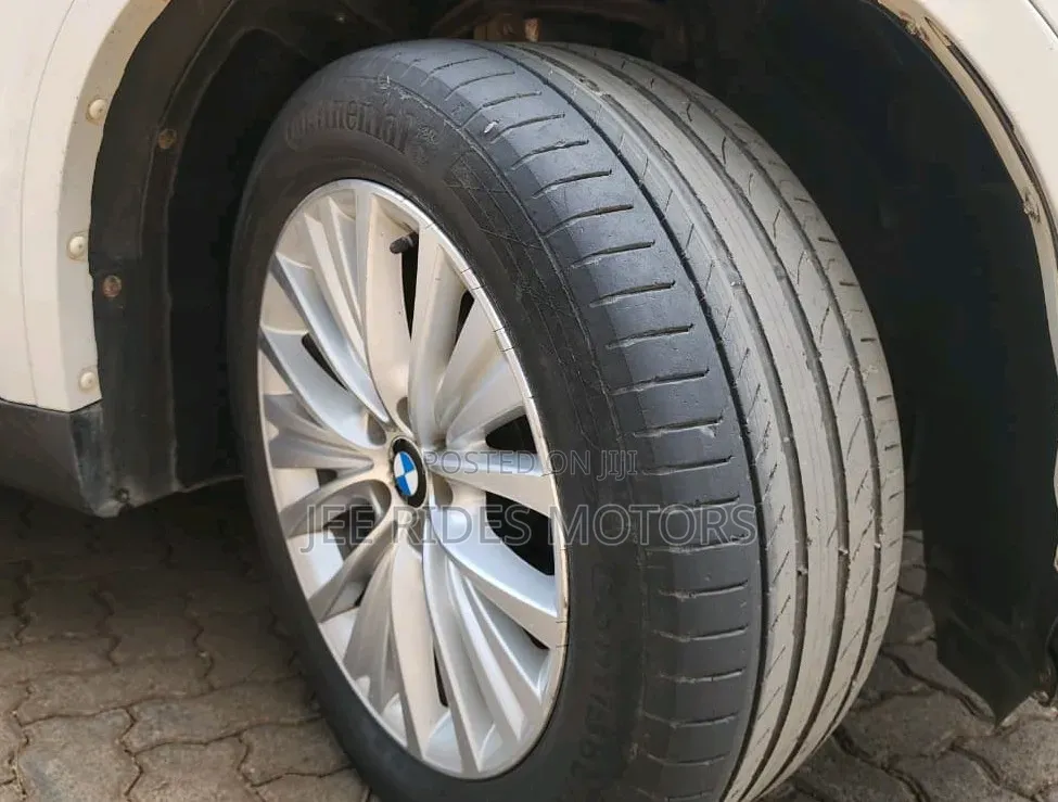 BMW X5 2017 Off white