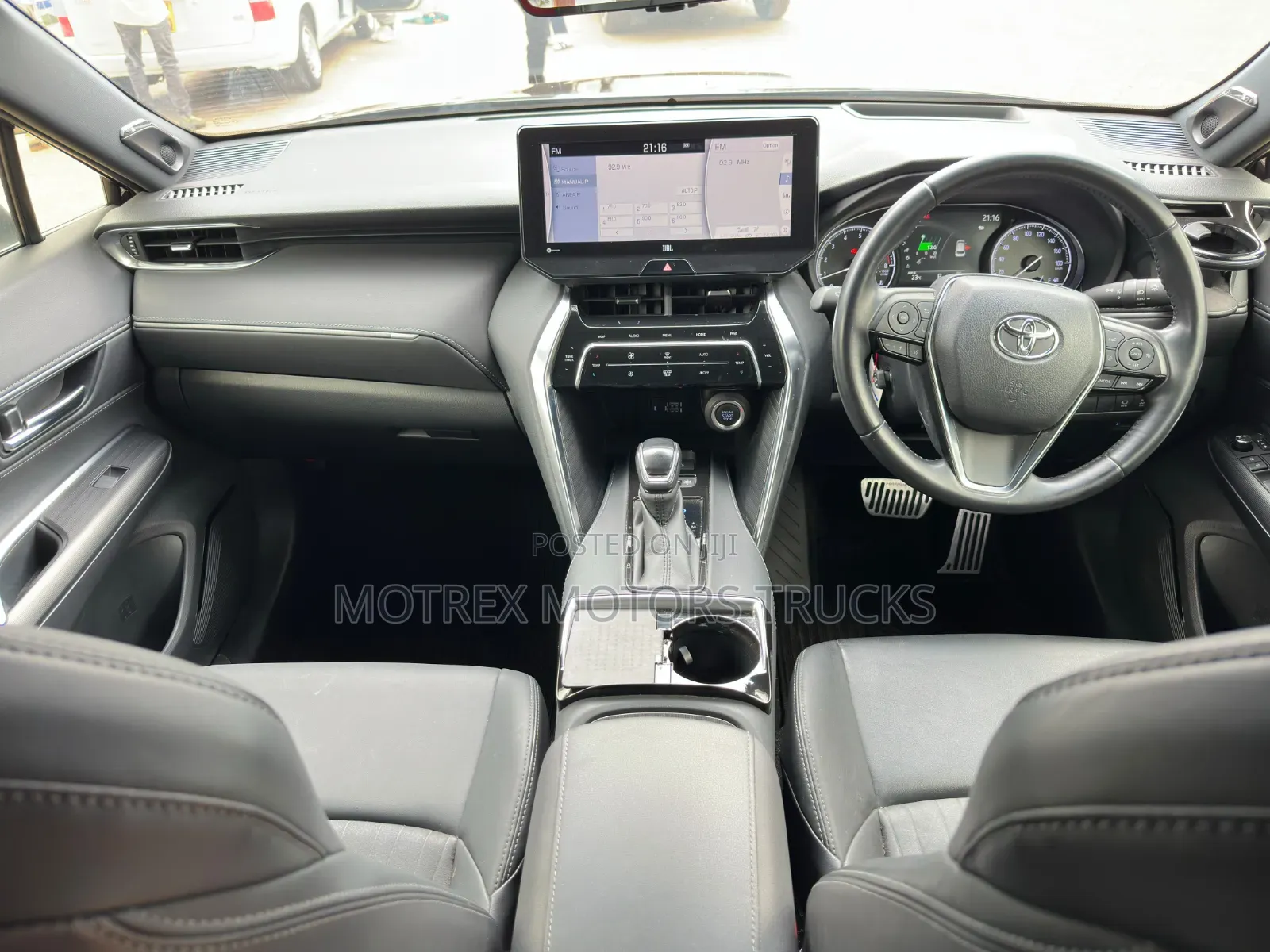 Toyota Harrier 2.0 2021 Black