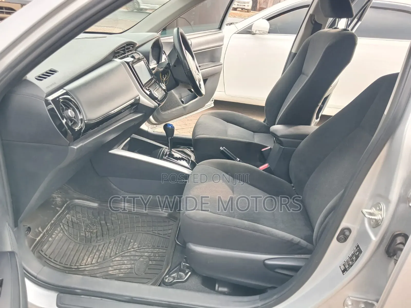 Toyota Axio 2018 Silver