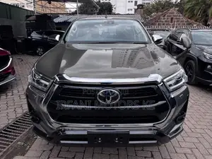 Toyota Hilux 2.4 Diesel 2020 Brown