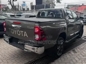 Toyota Hilux 2.4 Diesel 2020 Brown
