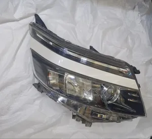 Toyota Voxy 2014 Headlights Xenon Part No. 28-229