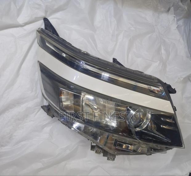 Toyota Voxy 2014 Headlights Xenon Part No. 28-229