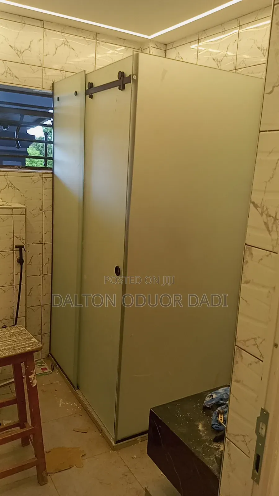 Shower Cubicle Glass and Sund Blasting