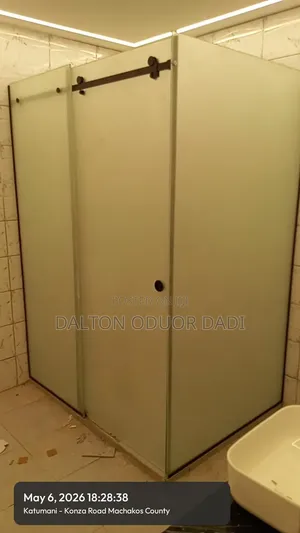 Shower Cubicle Glass and Sund Blasting