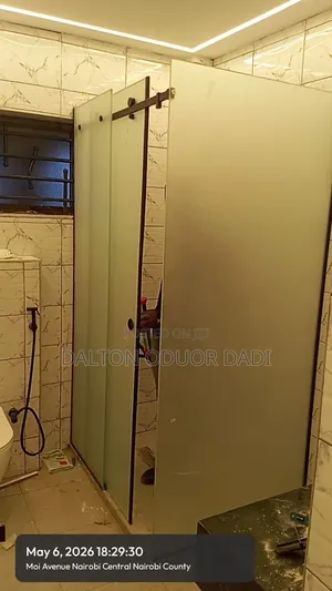 Shower Cubicle Glass and Sund Blasting