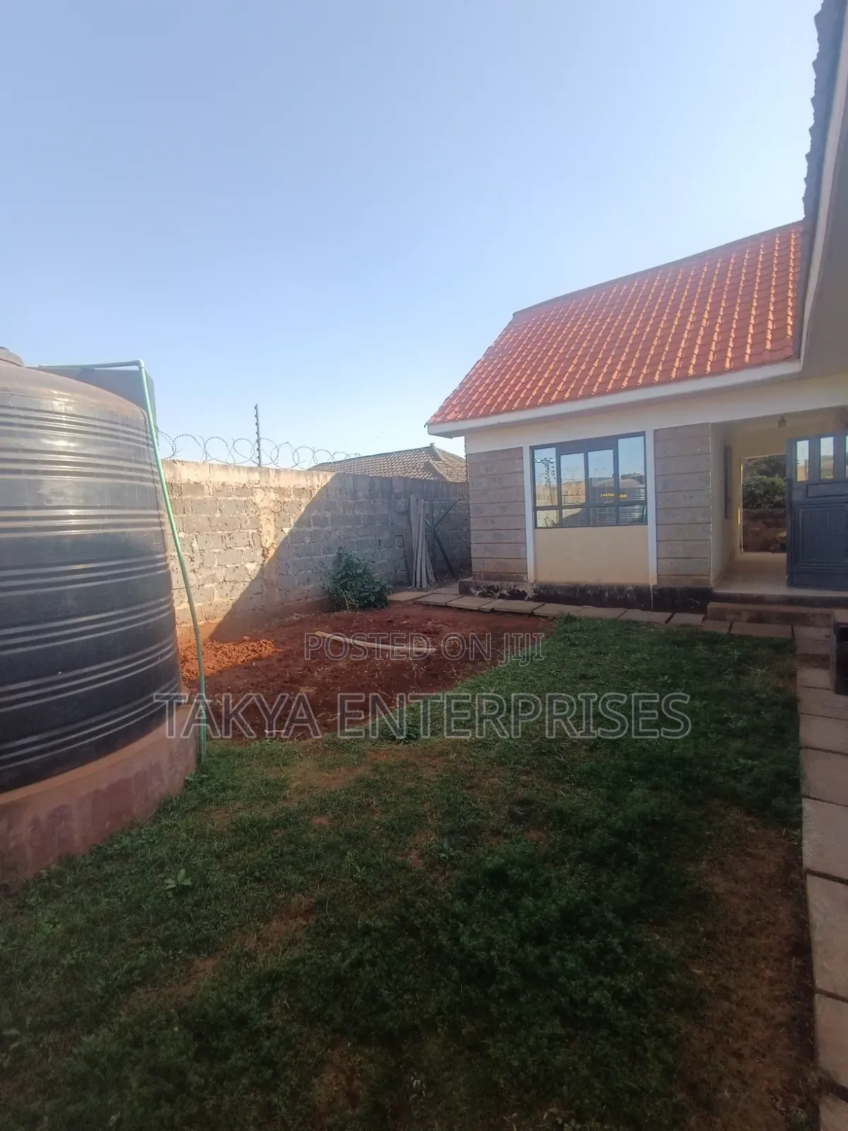 3bdrm Bungalow in Murrram Centre, Kenyatta Road / Theta  for rent