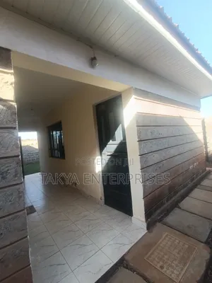 3bdrm Bungalow in Murrram Centre, Kenyatta Road / Theta  for rent