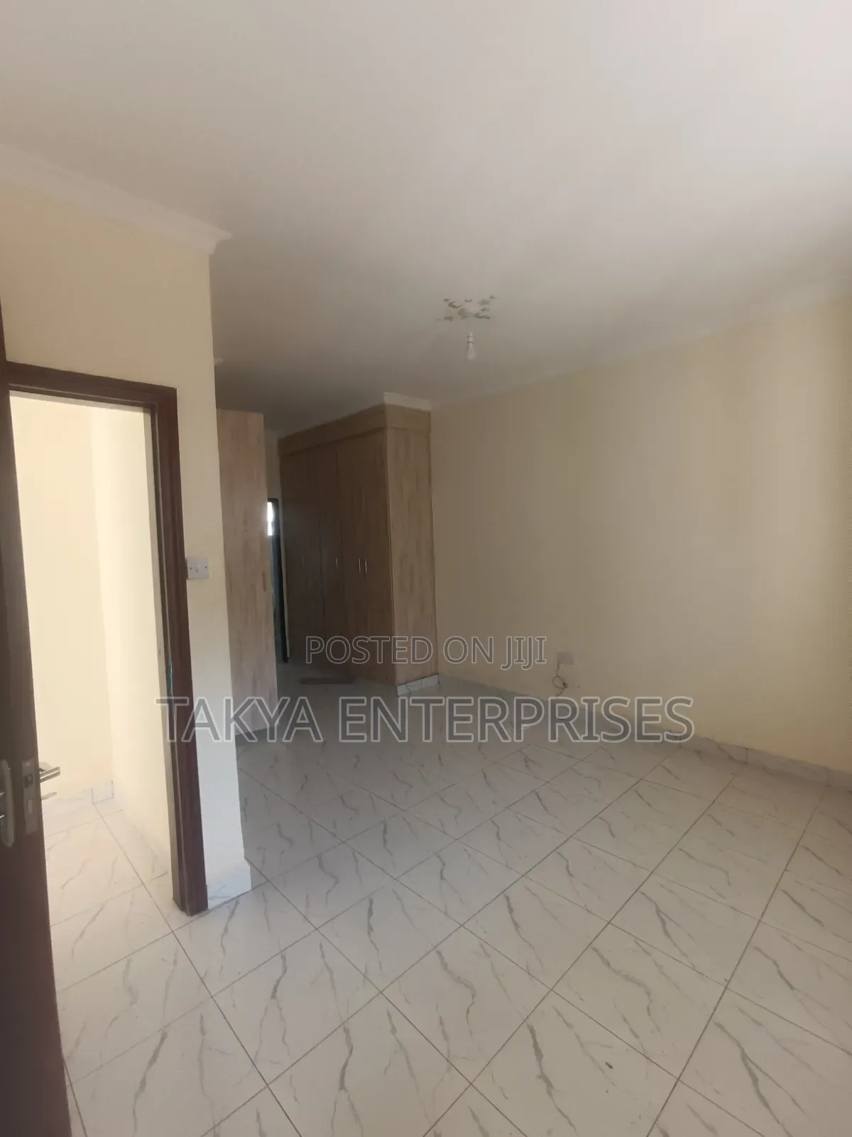 3bdrm Bungalow in Murrram Centre, Kenyatta Road / Theta  for rent