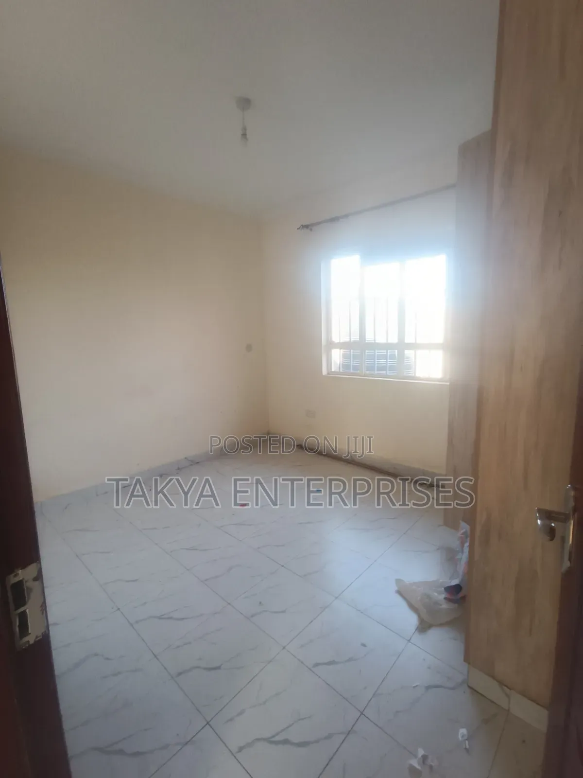 3bdrm Bungalow in Murrram Centre, Kenyatta Road / Theta  for rent