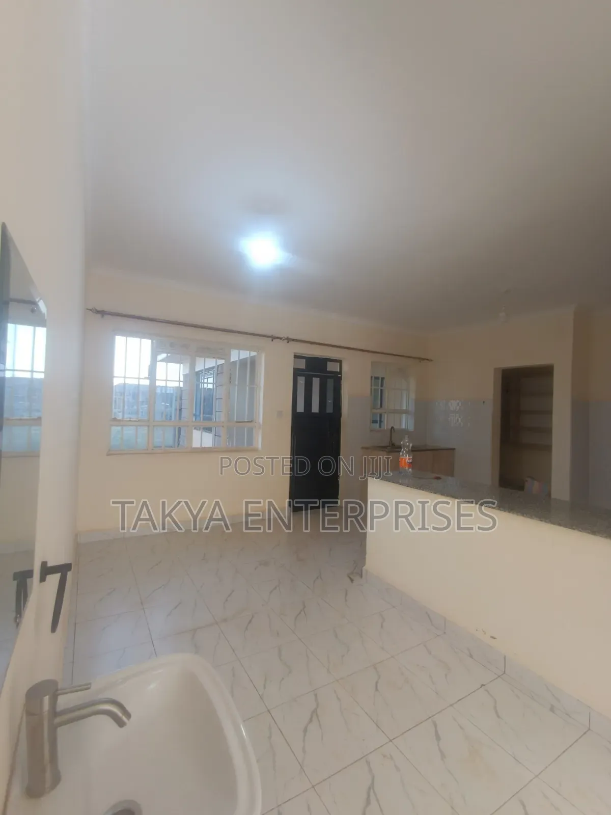 3bdrm Bungalow in Murrram Centre, Kenyatta Road / Theta  for rent
