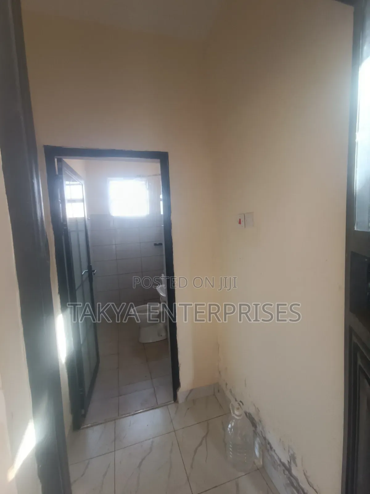 3bdrm Bungalow in Murrram Centre, Kenyatta Road / Theta  for rent