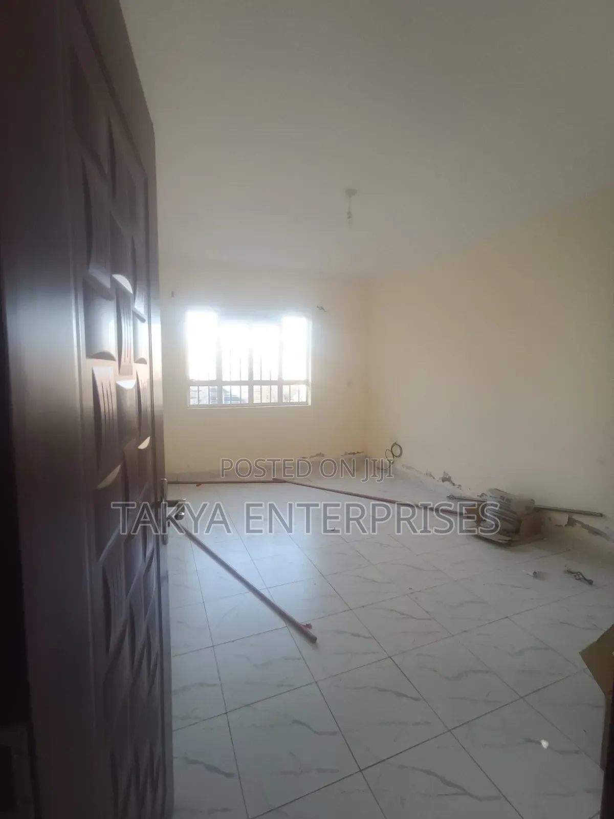 3bdrm Bungalow in Murrram Centre, Kenyatta Road / Theta  for rent