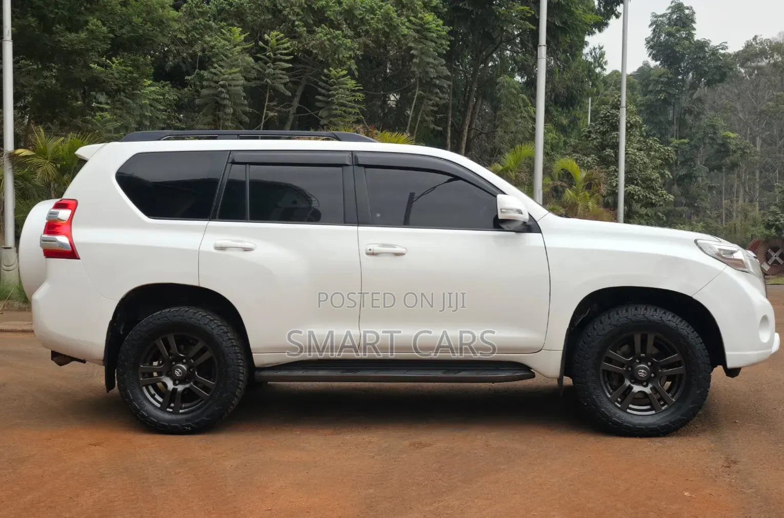 Toyota Land Cruiser Prado 2010 White