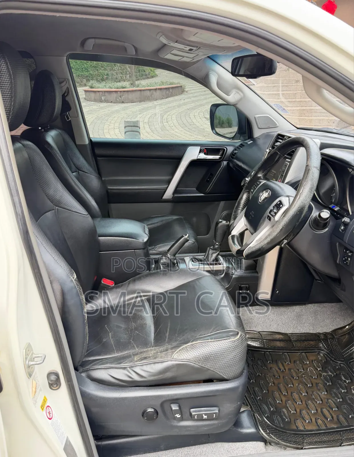 Toyota Land Cruiser Prado 2010 White