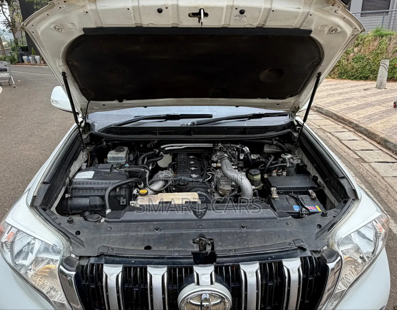 Toyota Land Cruiser Prado 2010 White