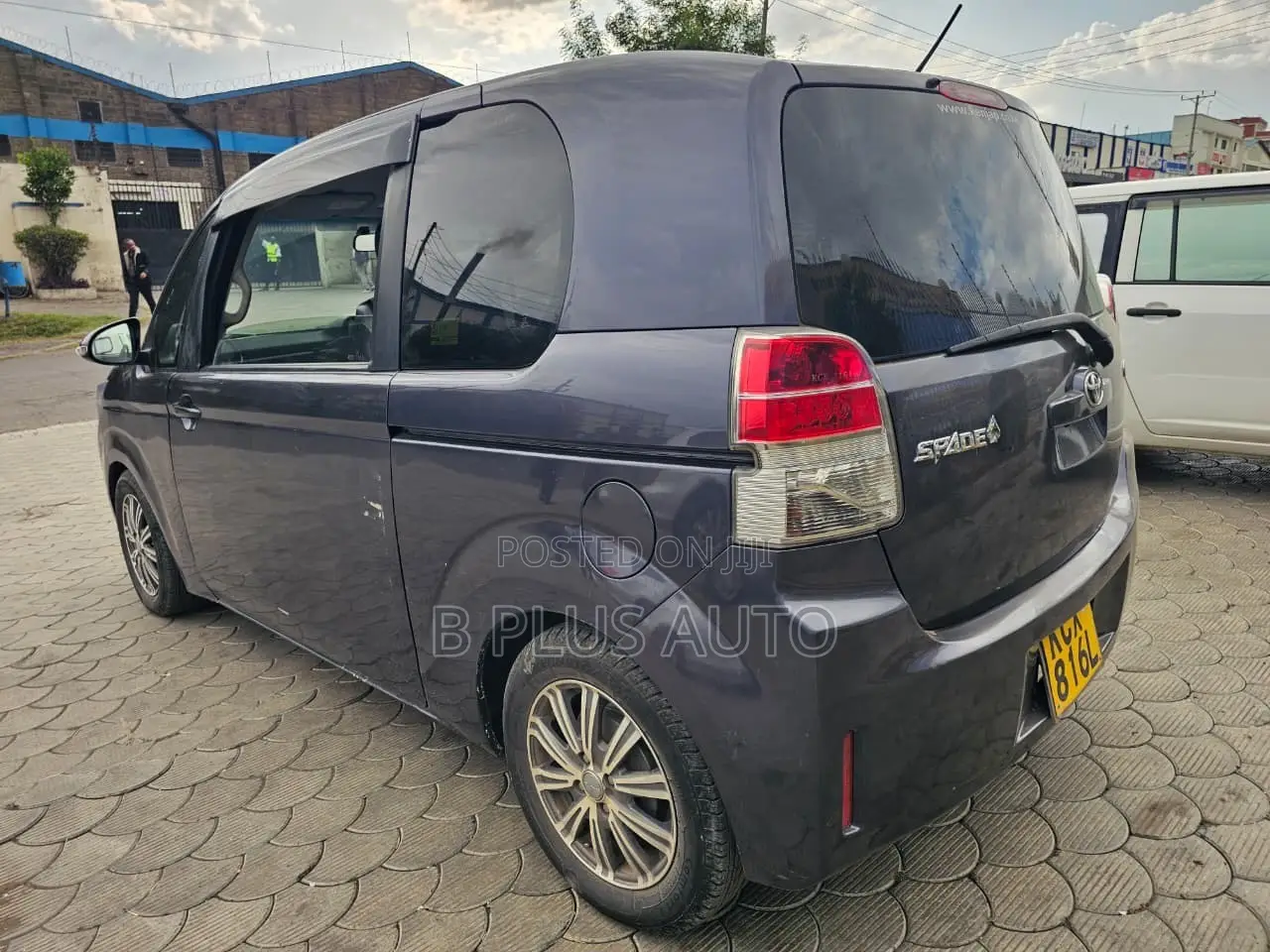 Toyota Spade 2012 Blue