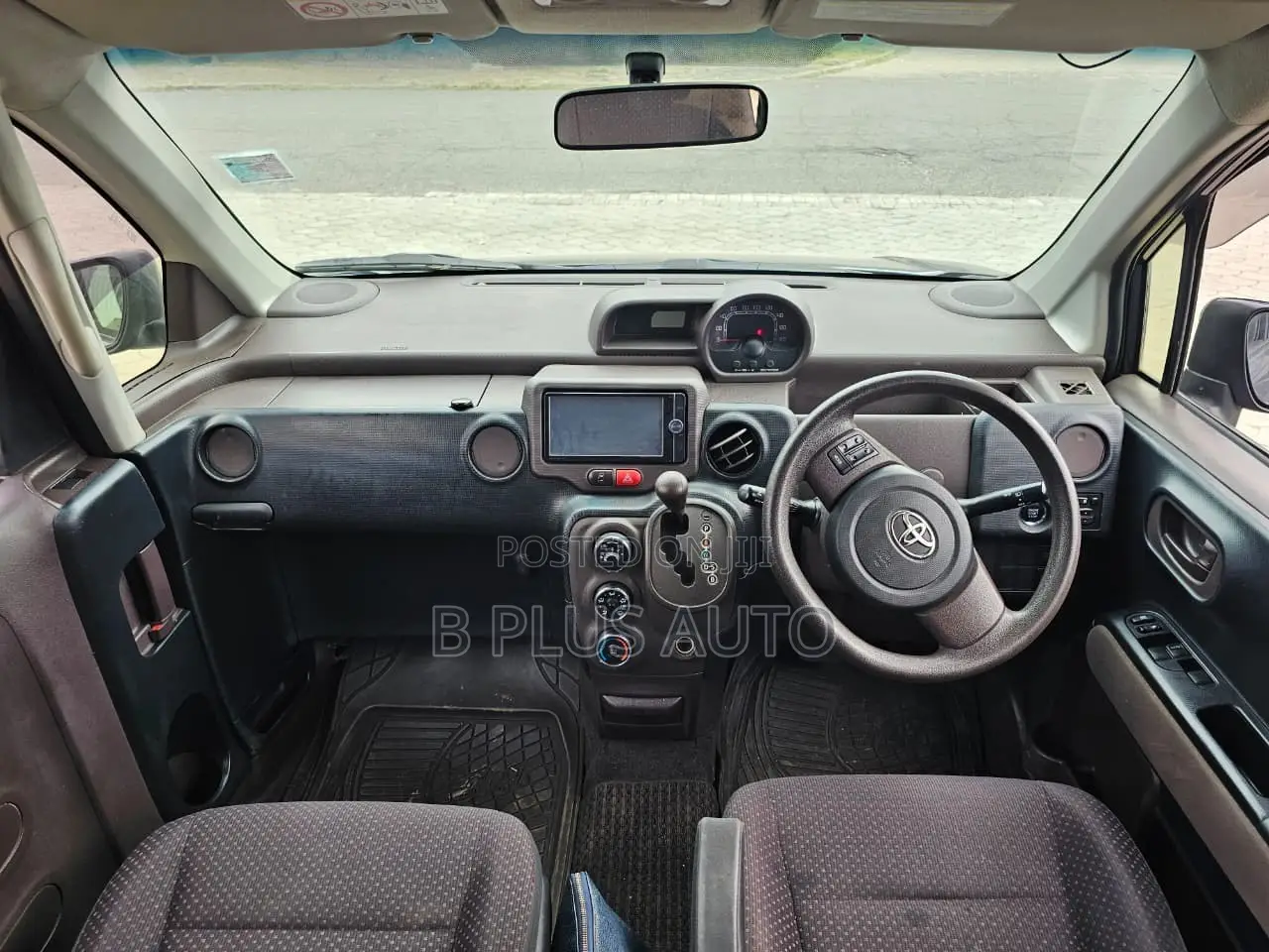 Toyota Spade 2012 Blue