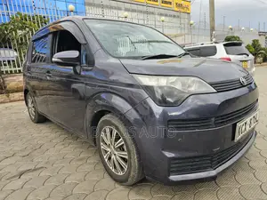 Toyota Spade 2012 Blue