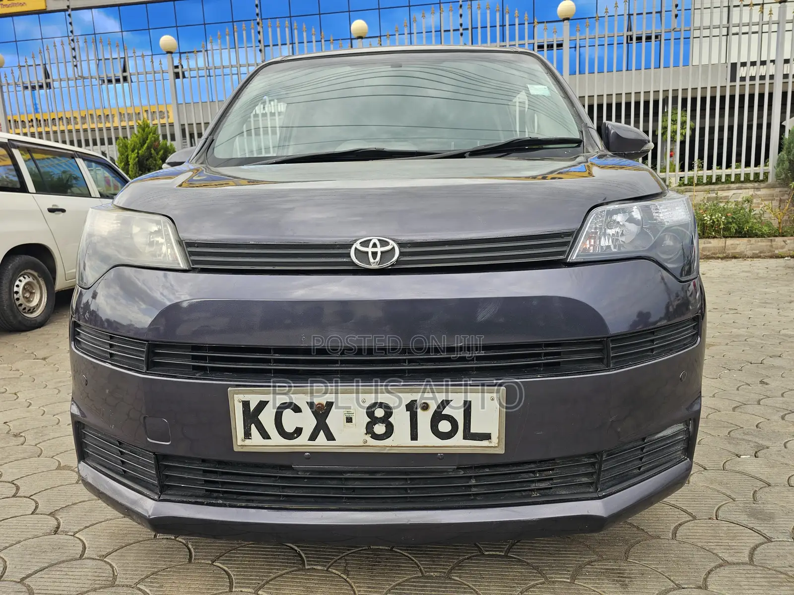 Toyota Spade 2012 Blue