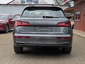 Audi Q5 2.0T Premium AWD quattro 2019 Gray